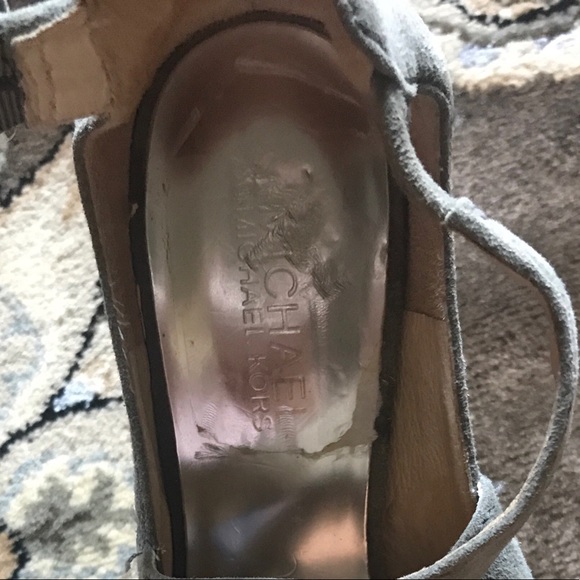 Gray suede Michael Kors heels - Picture 5 of 5